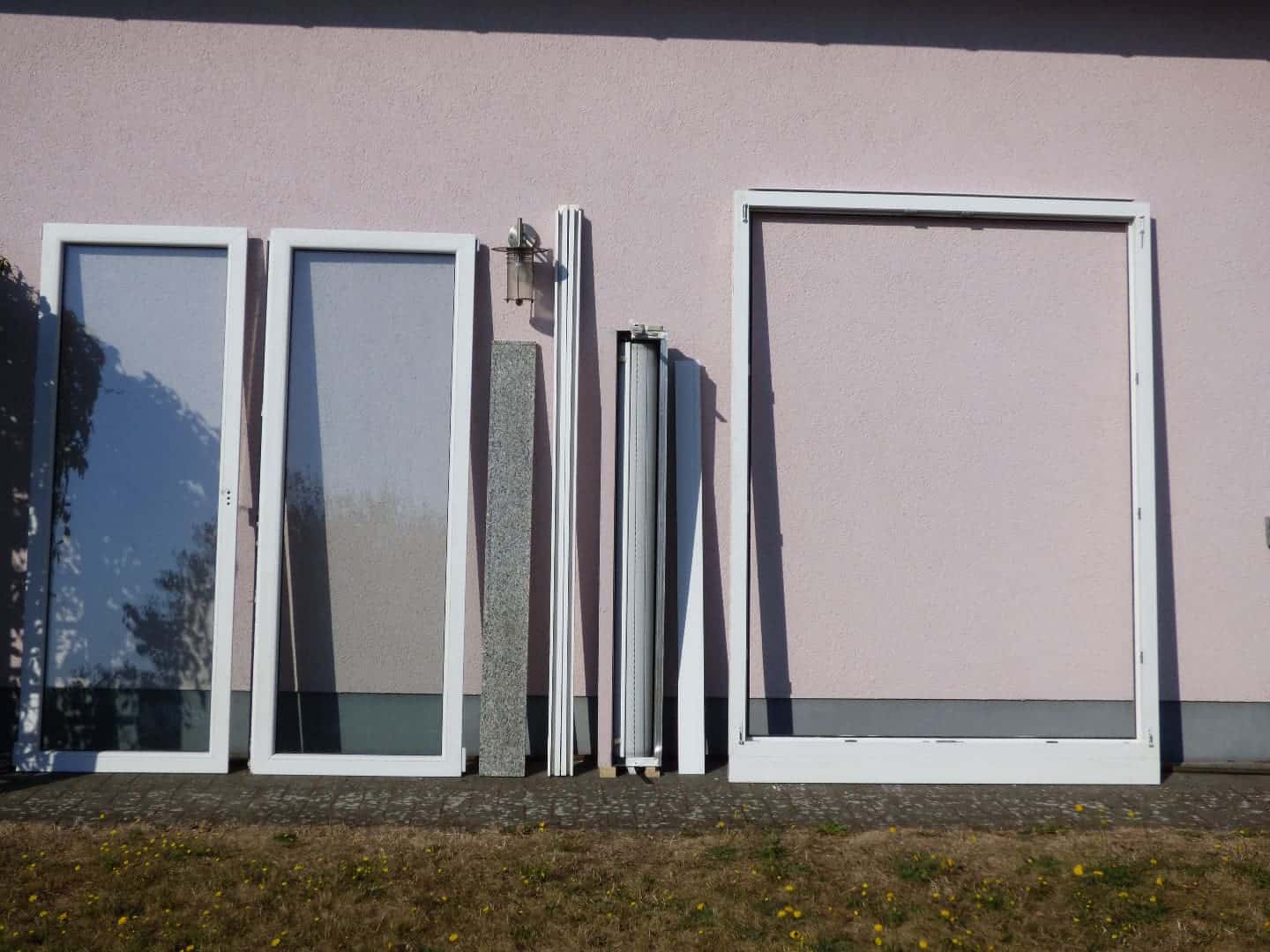 PVC Fenstertür 2-flügelig + Französischer Balkon + Alu Fensterbänke