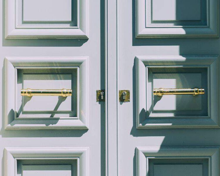 Wohnungseingangstür kaufen auf restado