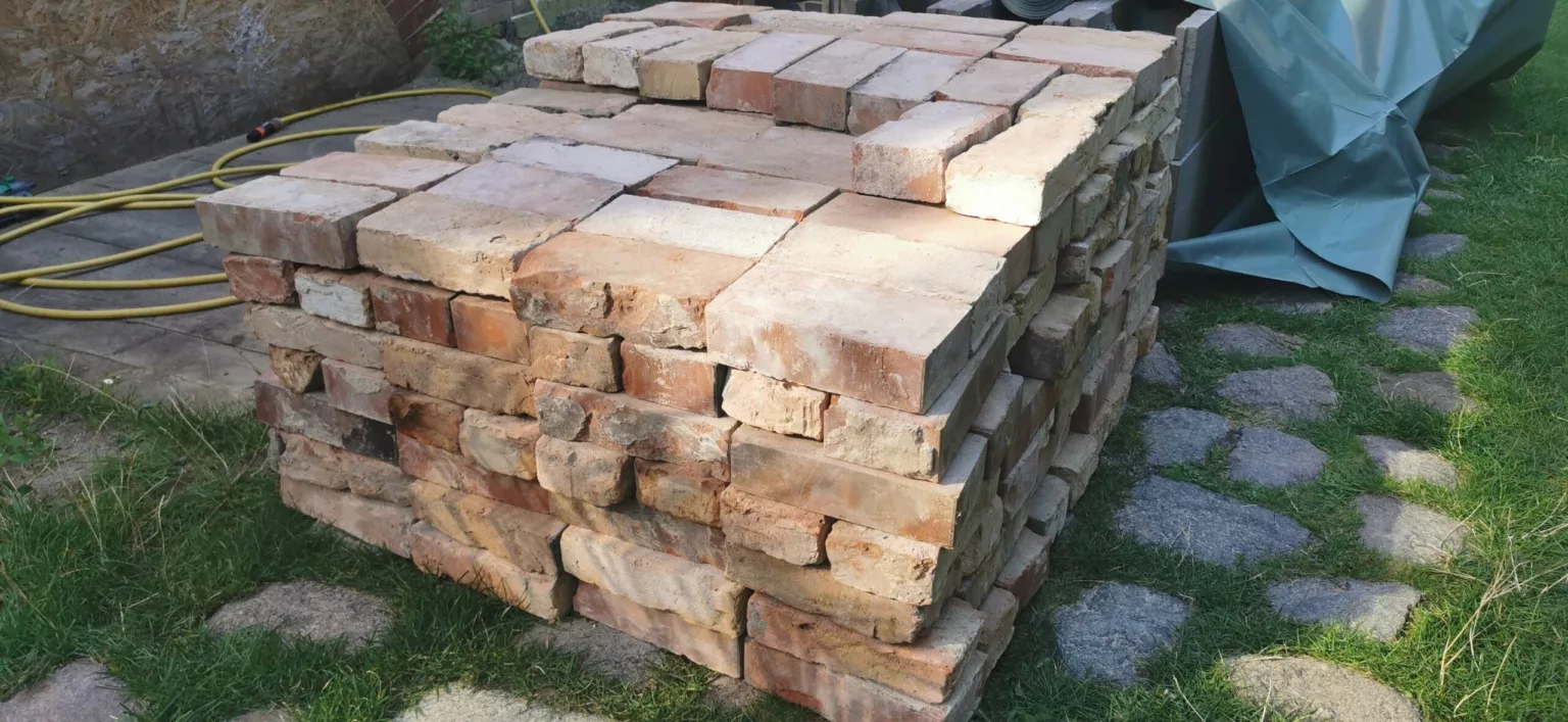 Alte Ziegelsteine, Backstein, Mauerziegel – Historische Ziegelsteine Rot