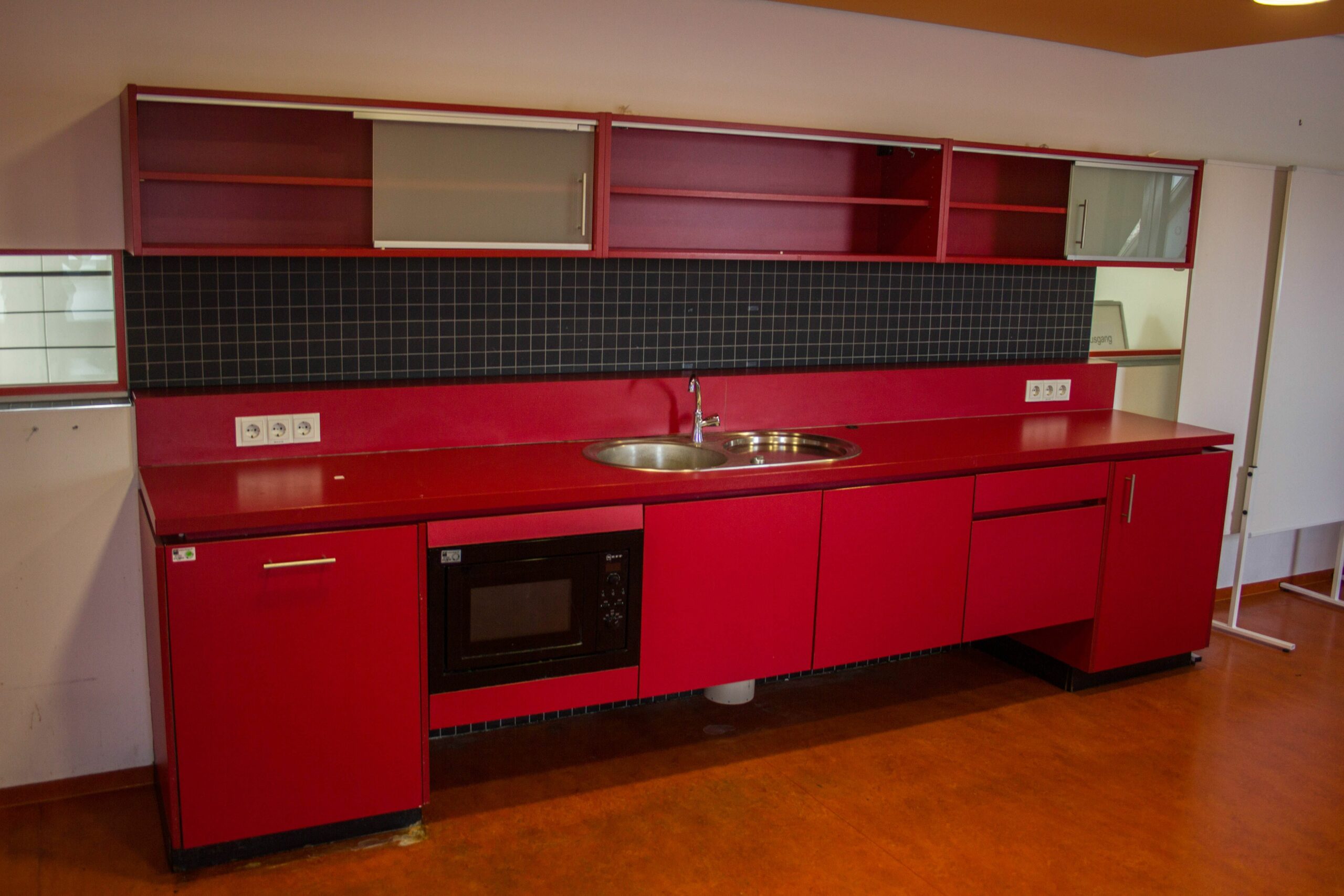 Einbauküche rot (3,60m breit), Küche, Büro (inkl. Ausbau)