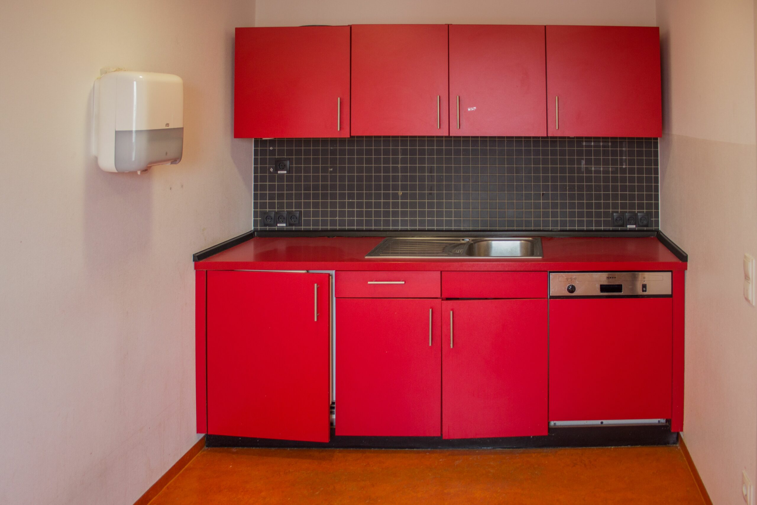 Einbauküche rot (2,20m breit)