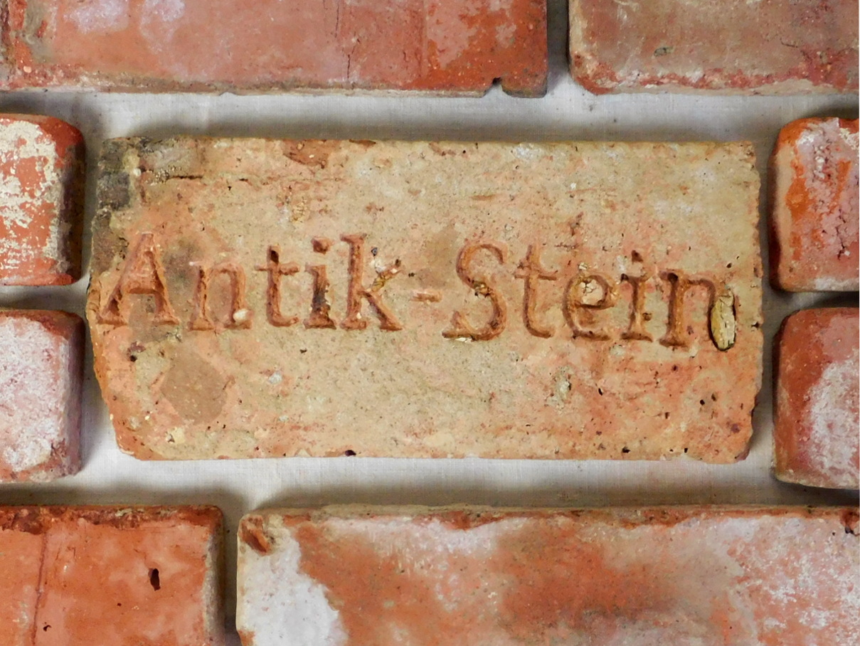 Haus Ziegel Stein Gravur personalisiert original 120 Jahre alter Klinker mit eigener Inschrift
