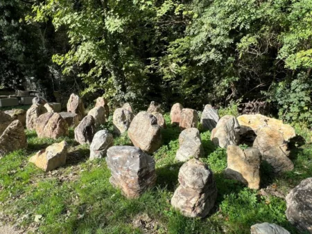 Quellsteine aus Naturstein – das Highlight in jedem Garten