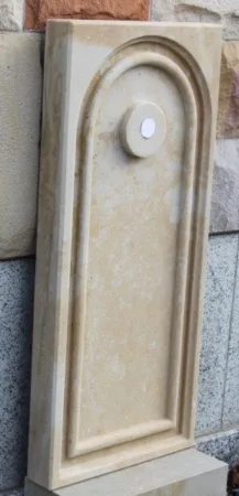 Wandbrunnen Spritzschutz