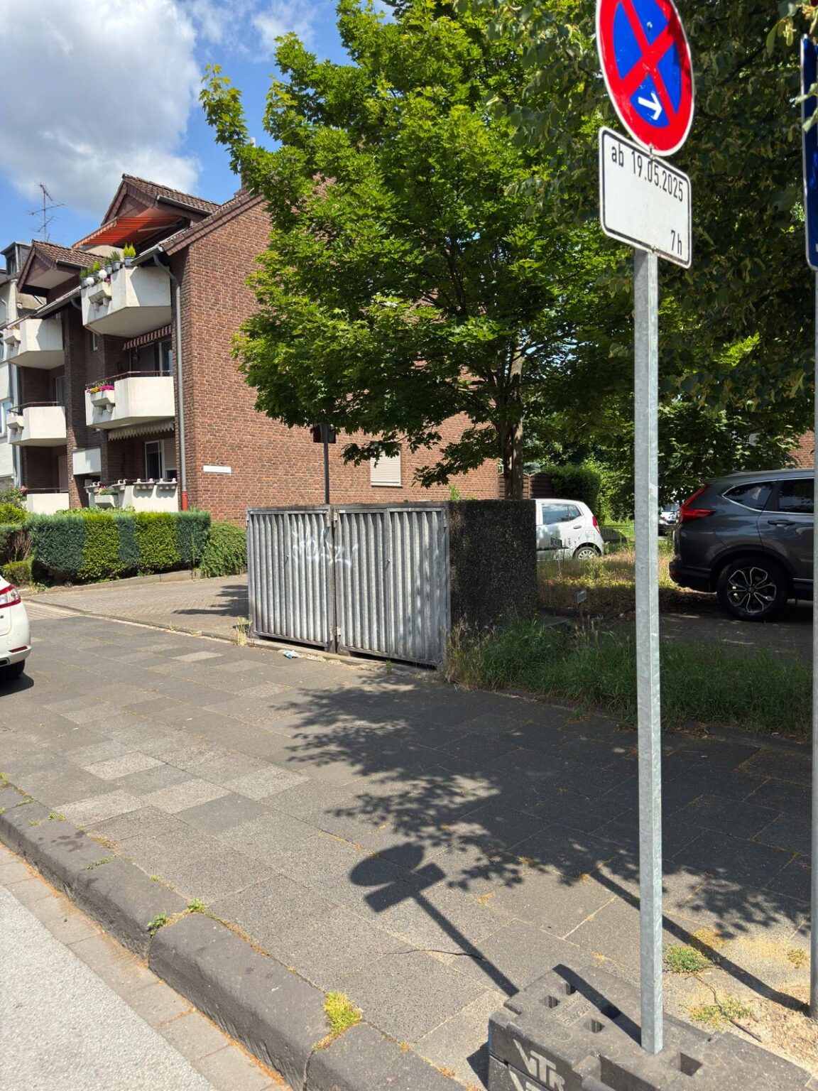 Mülltonnenbox zu Verschenken