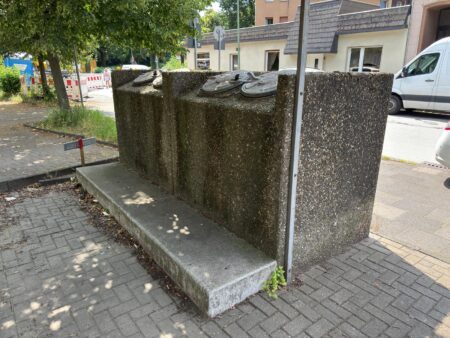 Mülltonnenbox zu Verschenken