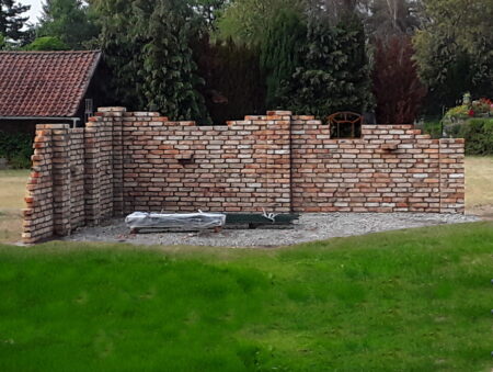 rustikale uralte Ziegel steine Antik Klinker Backsteine Altziegel Rückbaustein Garten gestaltung Ruinen mauer Loft used look Landhaus
