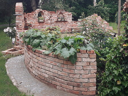 rustikale uralte Ziegel steine Antik Klinker Backsteine Altziegel Rückbaustein Garten gestaltung Ruinen mauer Loft used look Landhaus