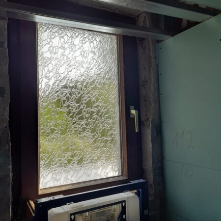 Verschiedene Holz und Kunststoff Fenster
