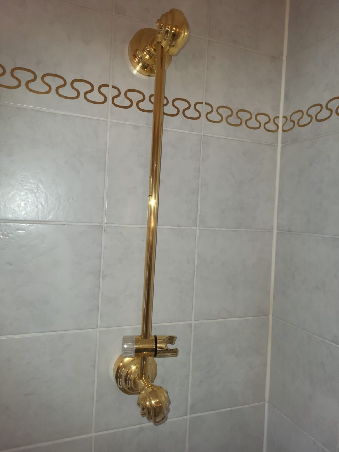 Badezimmer 70er Jahre Gold Muschel Sanitär