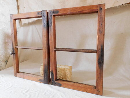 altes historisches Holz Stall Schuppen Bauernhaus fenster Dekoration rustikal Landhaus shabby chic vintage