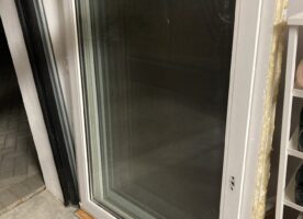 ARON Basic+ Kunststofffenster 1 Flügelig (Dreh-Kipp) 105x150 cm RAL 9016 verkehr