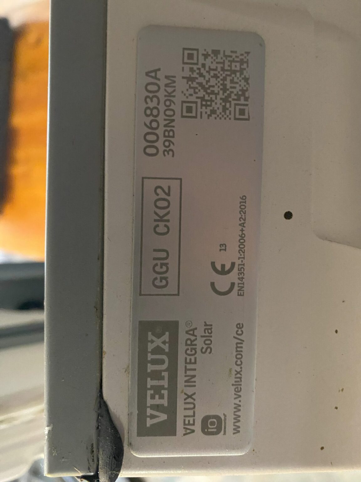 Velux Dachfenster GGU CK02 (55×78 cm) mit Solarantrieb