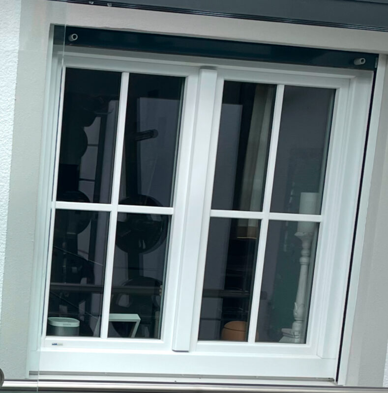 3 – fach- verglaste Holz-Alu-Fenster in weiss