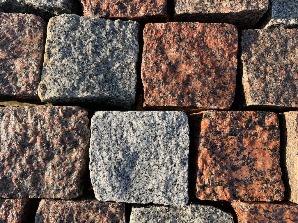 Bunte Granit Pflastersteine 10×10 cm Granitwürfel Pflaster