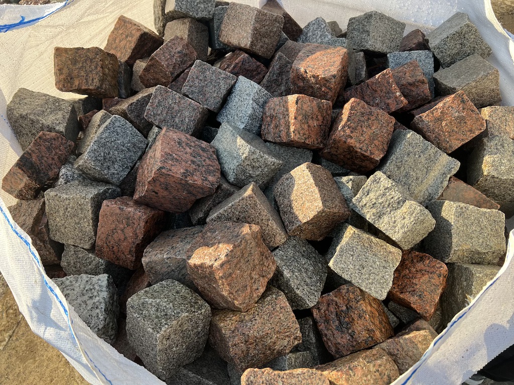 Bunte Granit Pflastersteine 10×10 cm Granitwürfel Pflaster