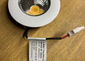 LED-Einbau-Downlight A 5068 T Flat IP44, 8W, 930, 38°, dim C, Neu und OVP