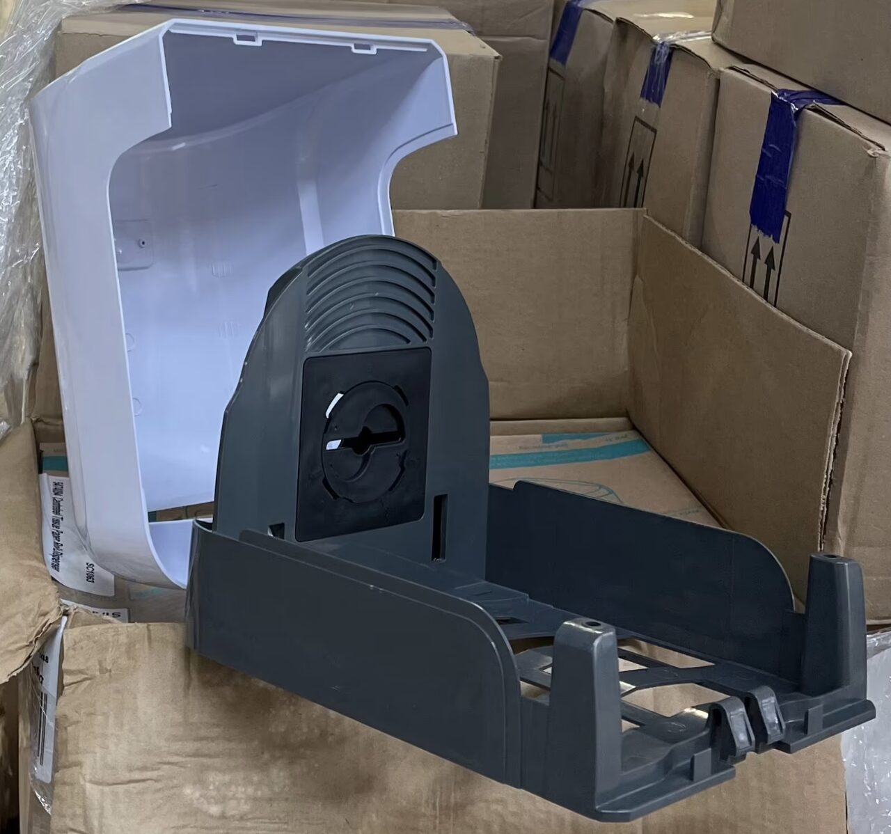 STAPLES Centrefeed Tissue Paper Roll Dispenser, Papierrollenspender, Wandspender, Hygienespender, Haushaltswaren