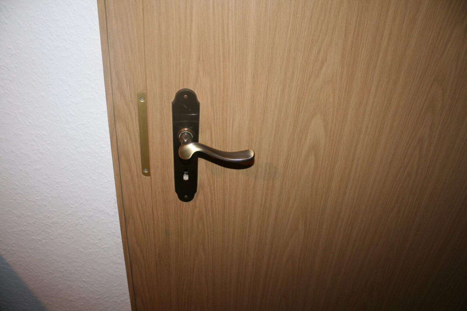 Fünf Innentüren Eiche Dekor mit Zargen