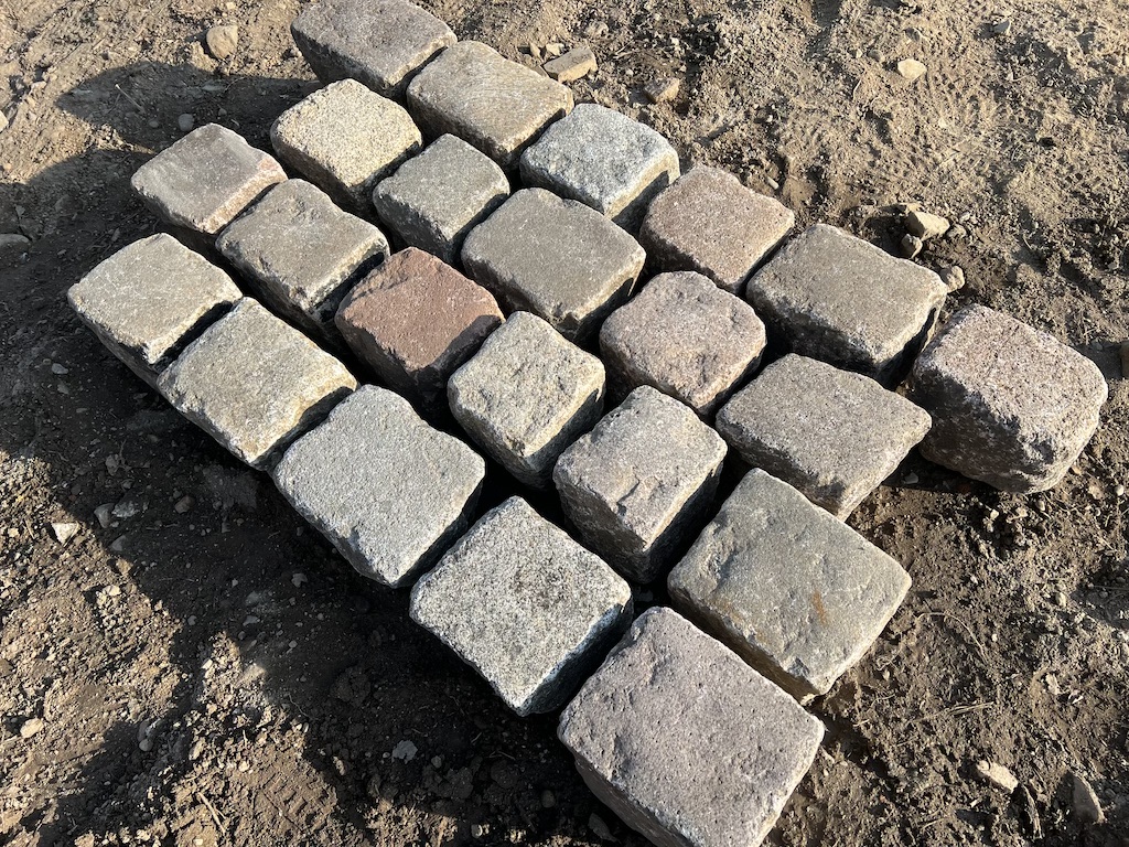 Altes Granitpflaster 18×18 cm – Granitwürfel Altstadtpflaster aus Naturstein