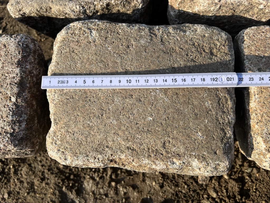 Altes Granitpflaster 18×18 cm – Granitwürfel Altstadtpflaster aus Naturstein