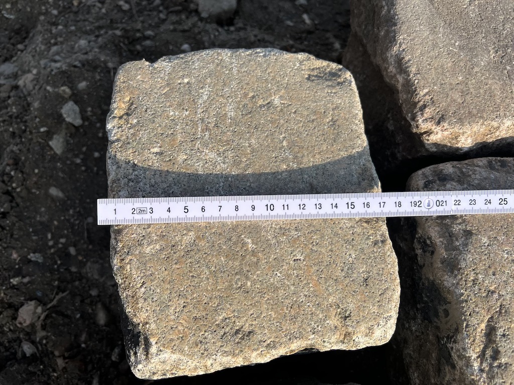 Altes Granitpflaster 18×18 cm – Granitwürfel Altstadtpflaster aus Naturstein