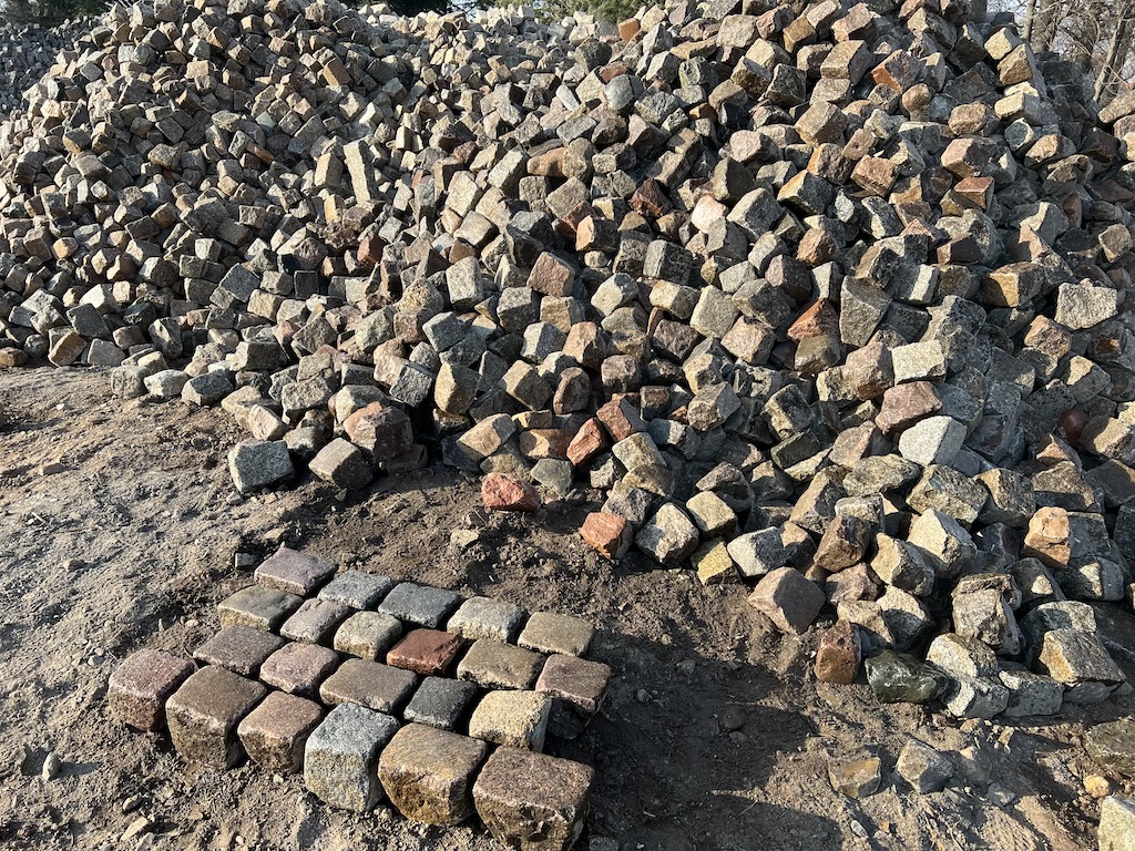 Altes Granitpflaster 18×18 cm – Granitwürfel Altstadtpflaster aus Naturstein