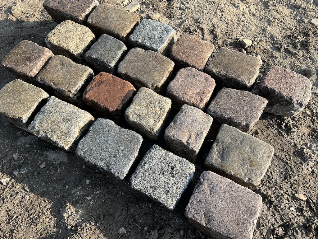 Altes Granitpflaster 18×18 cm – Granitwürfel Altstadtpflaster aus Naturstein
