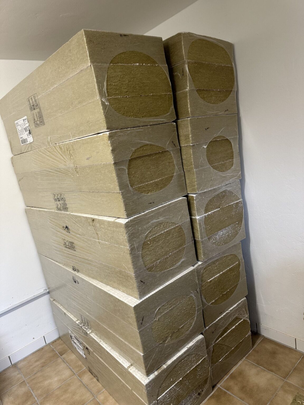 Rockwool Coverrock 2 NEU Steinwolle mit Putzträgerplatte, 30 Platten (43qm) abzugeben