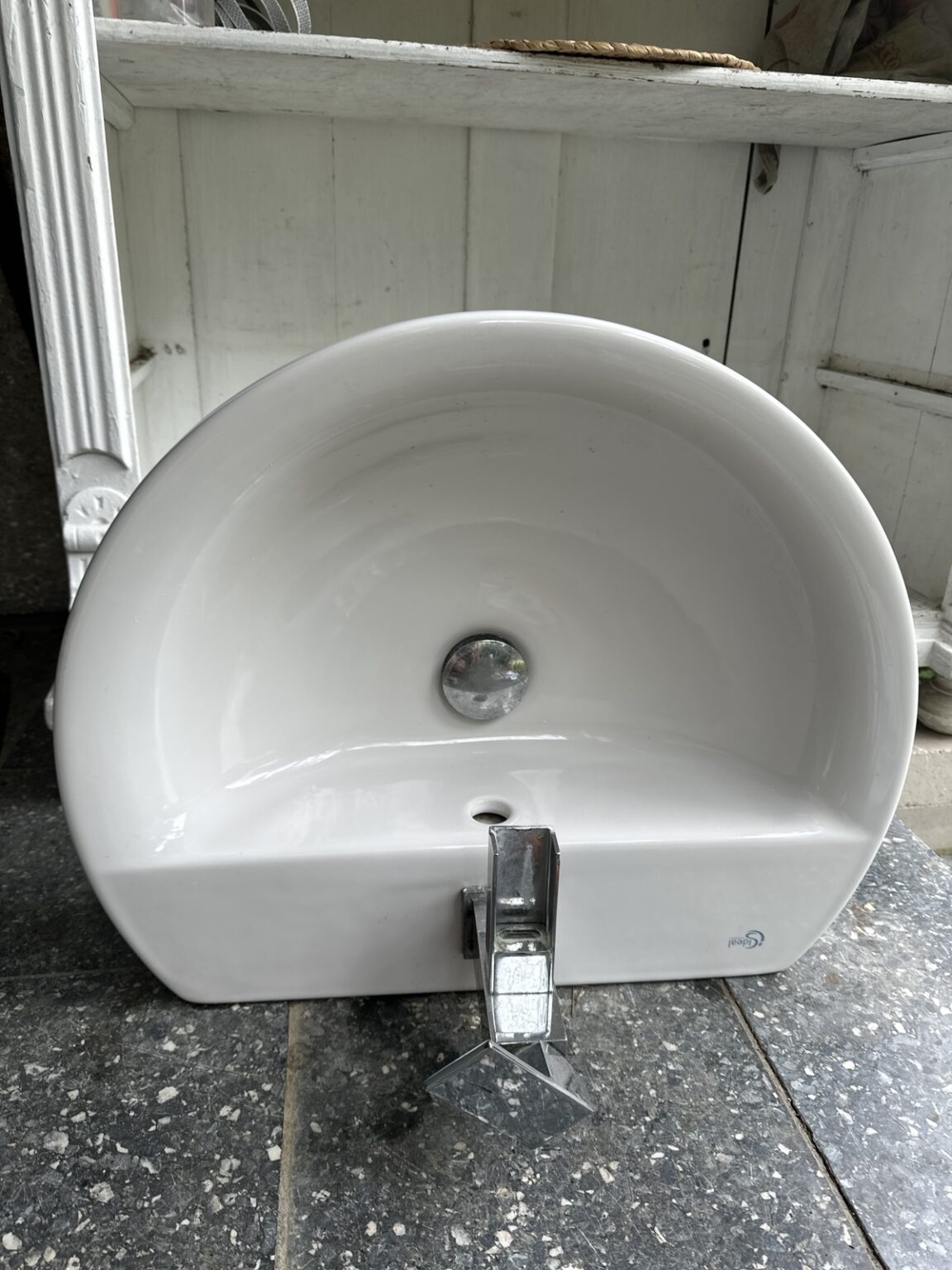 Ideal Waschbecken für Bad