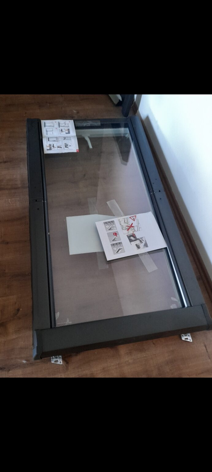 Neues Schwingfenster Roto 74 x 140 mit Rahmen