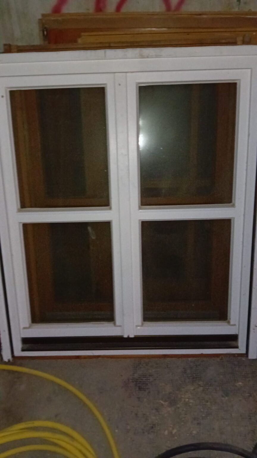 Super erhaltenes Holzfenster 2 flüglig
