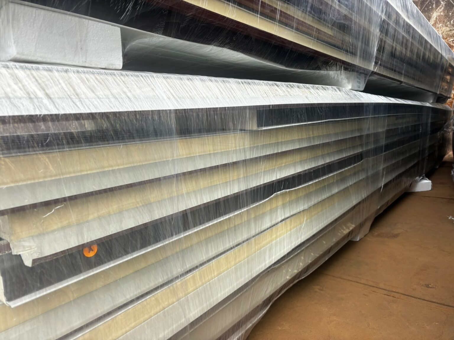 Sandwichpaneele B-C Ware ab 8,50 EUR/m² 40 bis 160mm unsortiert