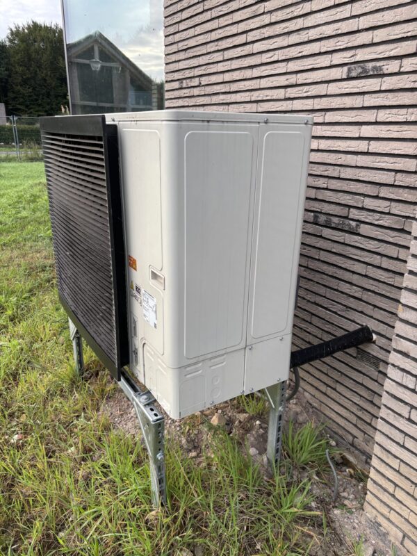 Daikin Wärmepump inkl Innenteil. ERLA16DAW17 u EBBX16DF9W