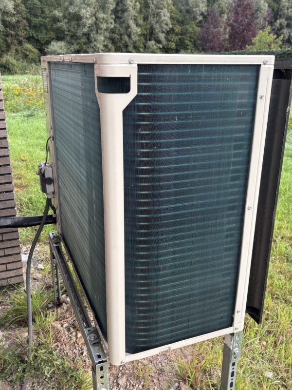 Daikin Wärmepump inkl Innenteil. ERLA16DAW17 u EBBX16DF9W