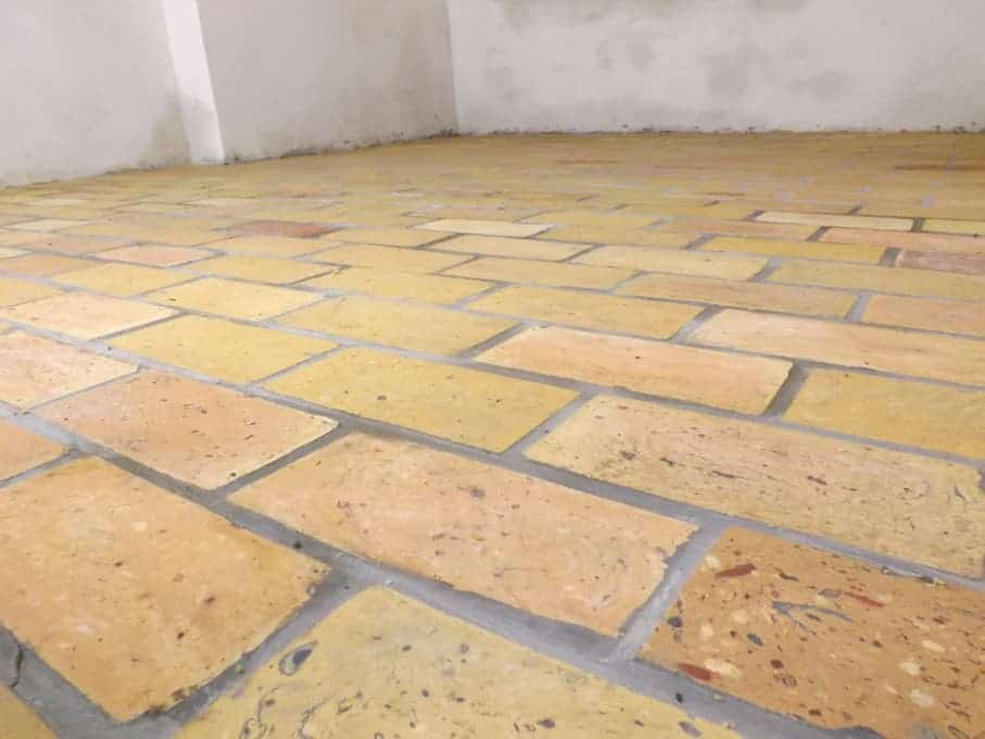 Bodenplatten Bodenziegel Bodenfliesen Backstein alte Mauersteine geschnitten Landhaus shabby chic