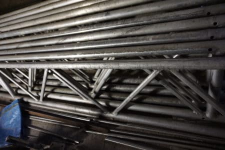 V-Gitter Alu-Traversen und Pipes V-Gitter Alu-Traversen und Pipes