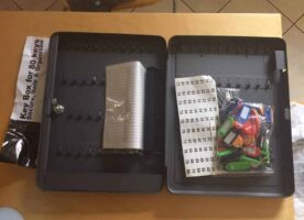 Schlüssel-Kasten/Schrank, 80 Haken mit seitlichem Schlüsseleinwurf, dunkelgrau