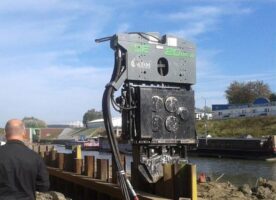 Used vibro hammer ICE 20 RFW to work on a crane or piling rig