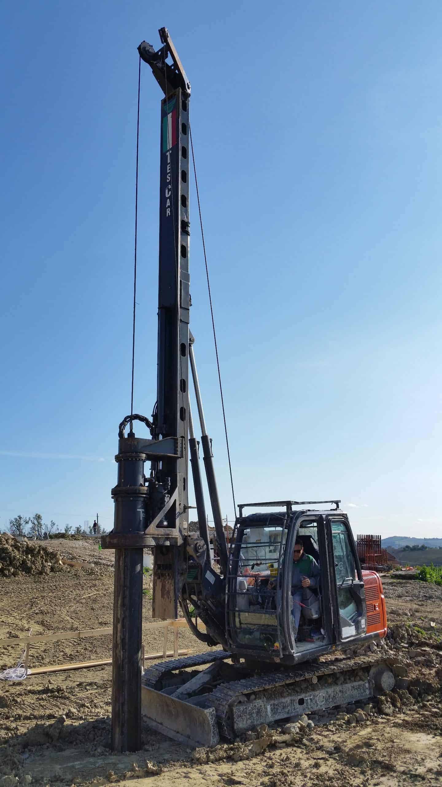 New piling / drilling rig  Tescar CF3