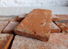 Bodenziegel original alte Mauersteine zu Bodenplatten Bodenfliesen Weinkeller Rückbausteine Backsteine Ziegelsteine Terracotta Ziegelboden Landhaus