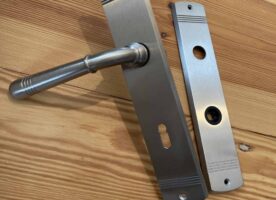 Türgriffe mit PZ-Langschild Jugendstil Nickel matt für Profilzylinder