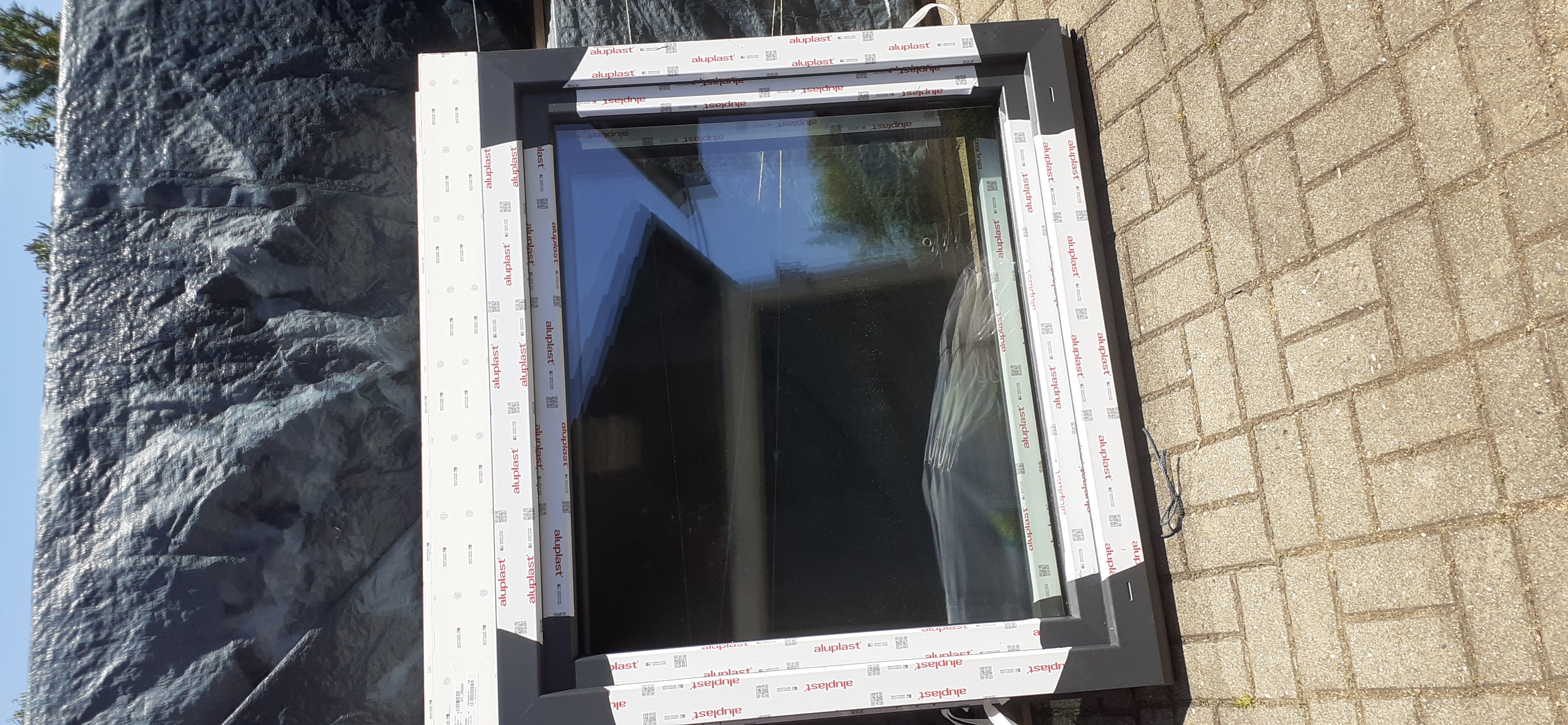Aluplast Fenster weiß/anthrazit 3-fach Verglasung 118/105 cm *neu