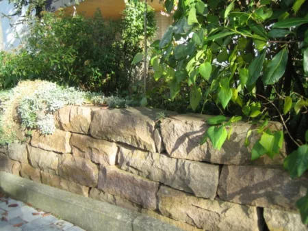 Mauersteine Naturstein Porphyr ca. 10-15 x 10-15 x 15-40 cm – gebraucht