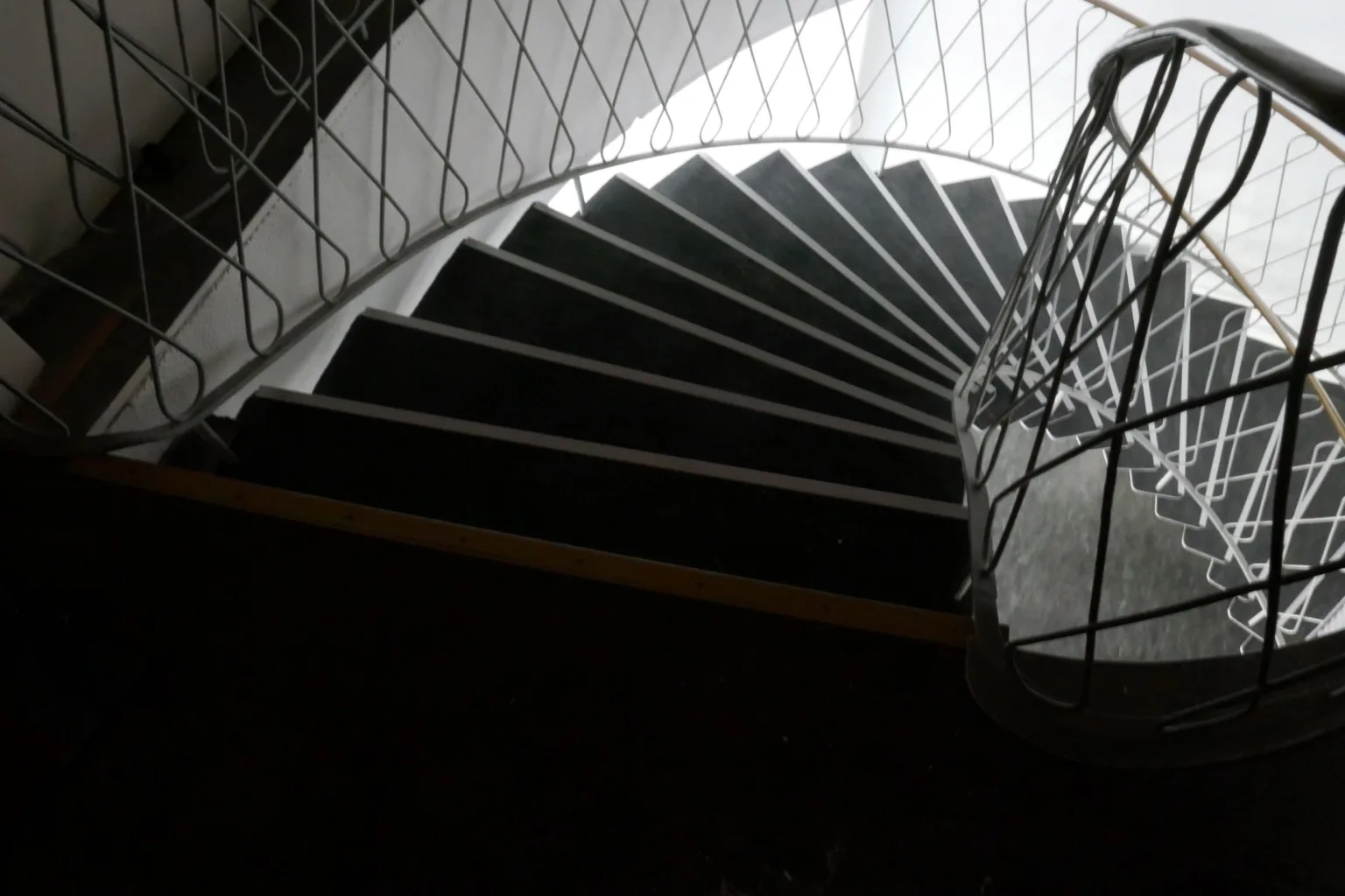 Wendeltreppen in einem Ladengeschäft aus dem Jahr 1957
