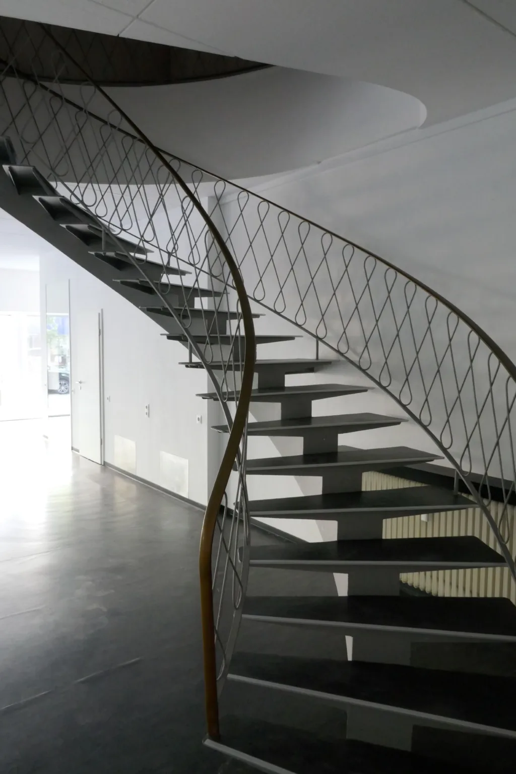 Wendeltreppen in einem Ladengeschäft aus dem Jahr 1957