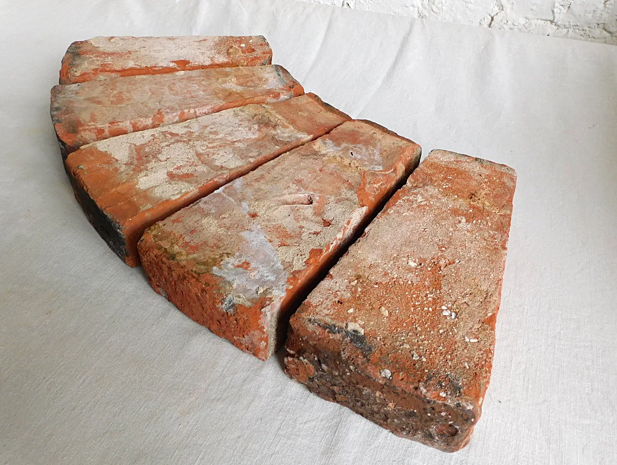 Antike Rückbau konisch Rund radial Brunnen Bogen Ziegel terracotta Feldbrand handgestrichen