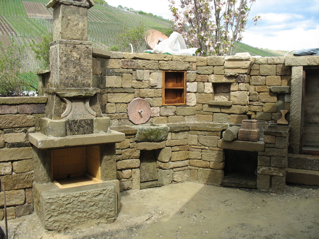 Mauersteine aus Schilfsandstein ca. 15-25 cm Schichthöhe, handversetzbar, gebraucht – 1000 kg