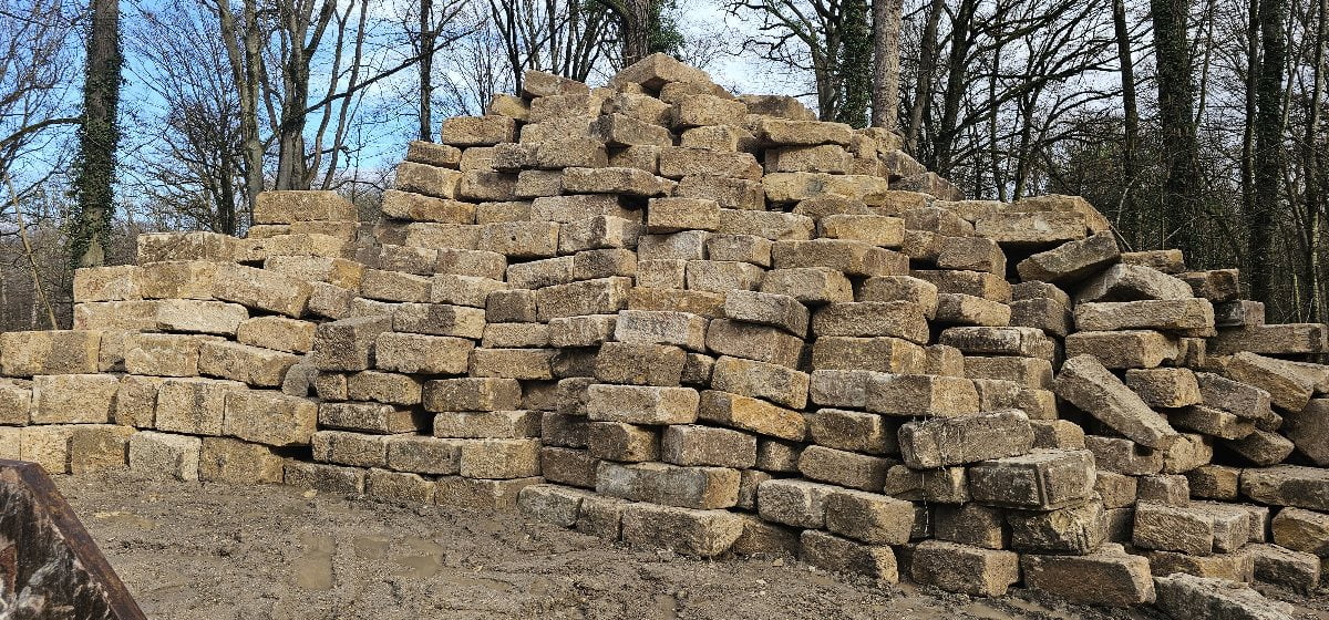 Mauersteine aus Stubensandstein gebraucht, verschiedene Maße, maschinenversetzbar – 1000 kg