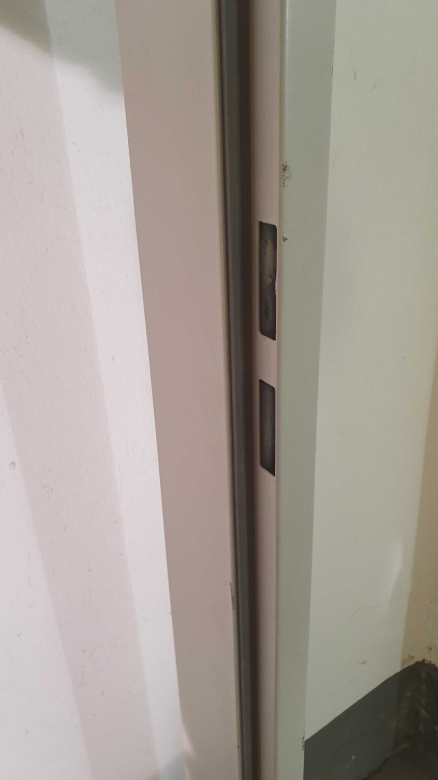Zarge 560 x 1970 mm Links Metall Weiß